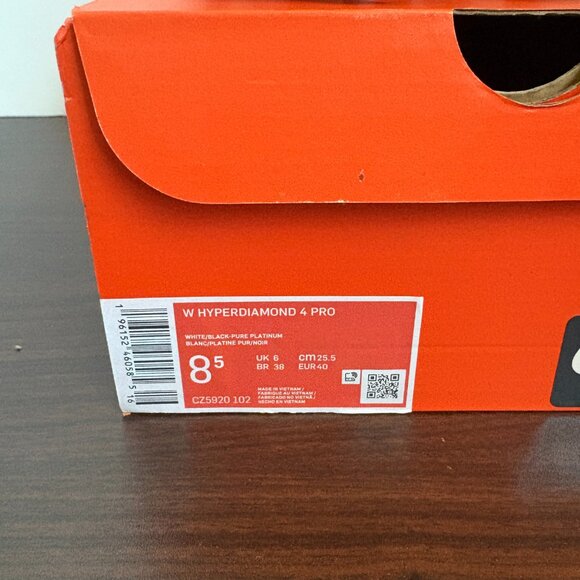 Nike Women's White Hyperdiamond 4 Pro Softball Metal Cleats CZ5920 102 Sz 8.5 - Picture 4 of 7